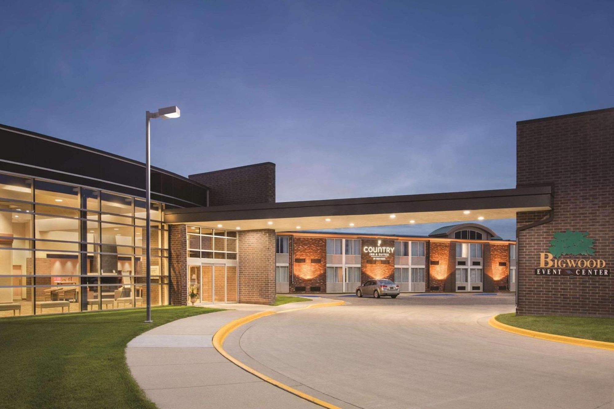 Country Inn & Suites By Radisson, Fergus Falls, Mn Exteriör bild