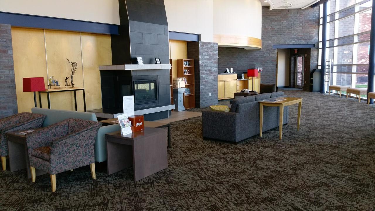 Country Inn & Suites By Radisson, Fergus Falls, Mn Exteriör bild