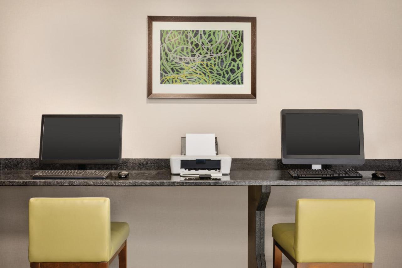 Country Inn & Suites By Radisson, Fergus Falls, Mn Exteriör bild